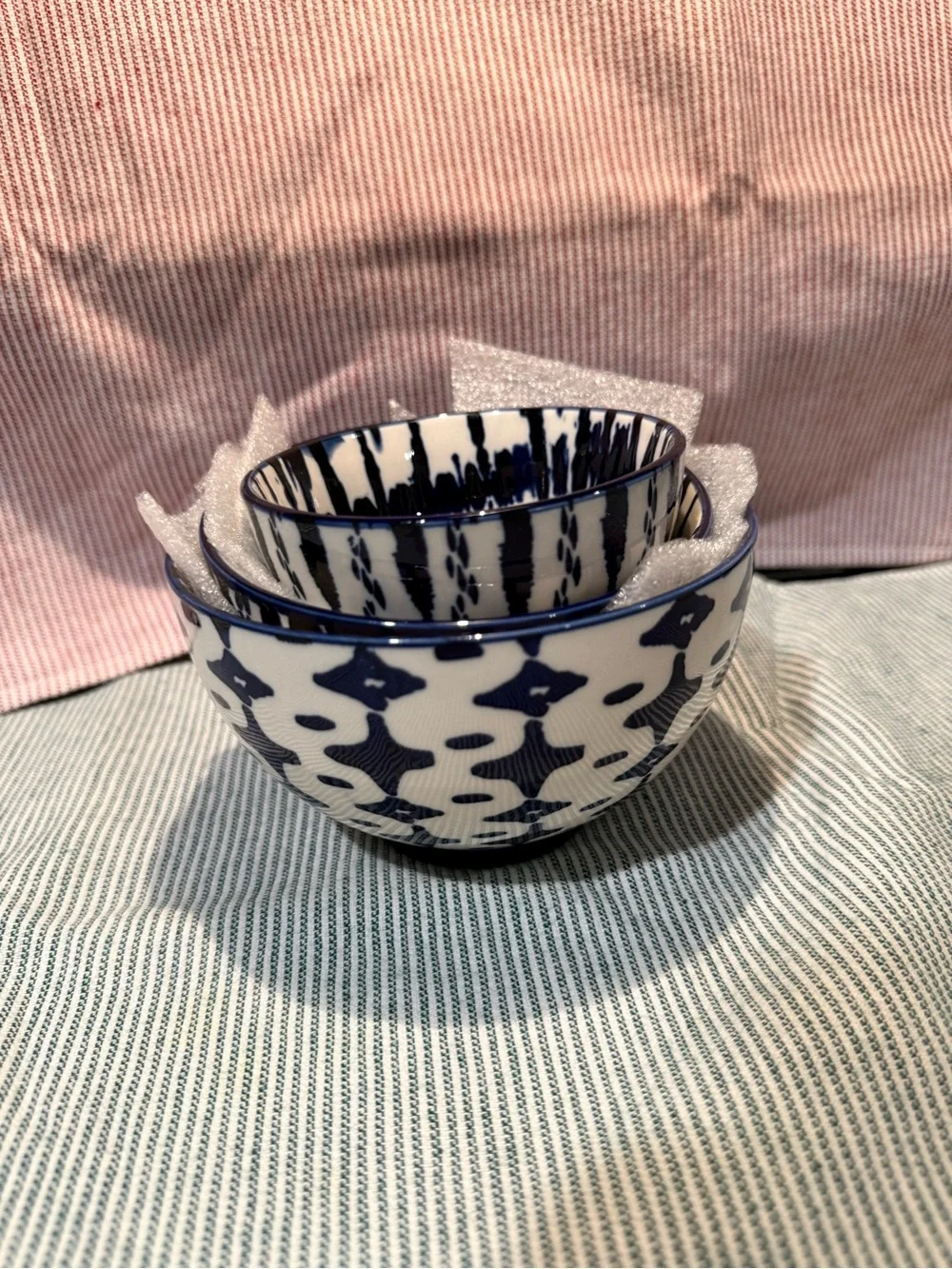New West Elm Set of 3 Indigo Bowls, Blue/White Bowls Abstract